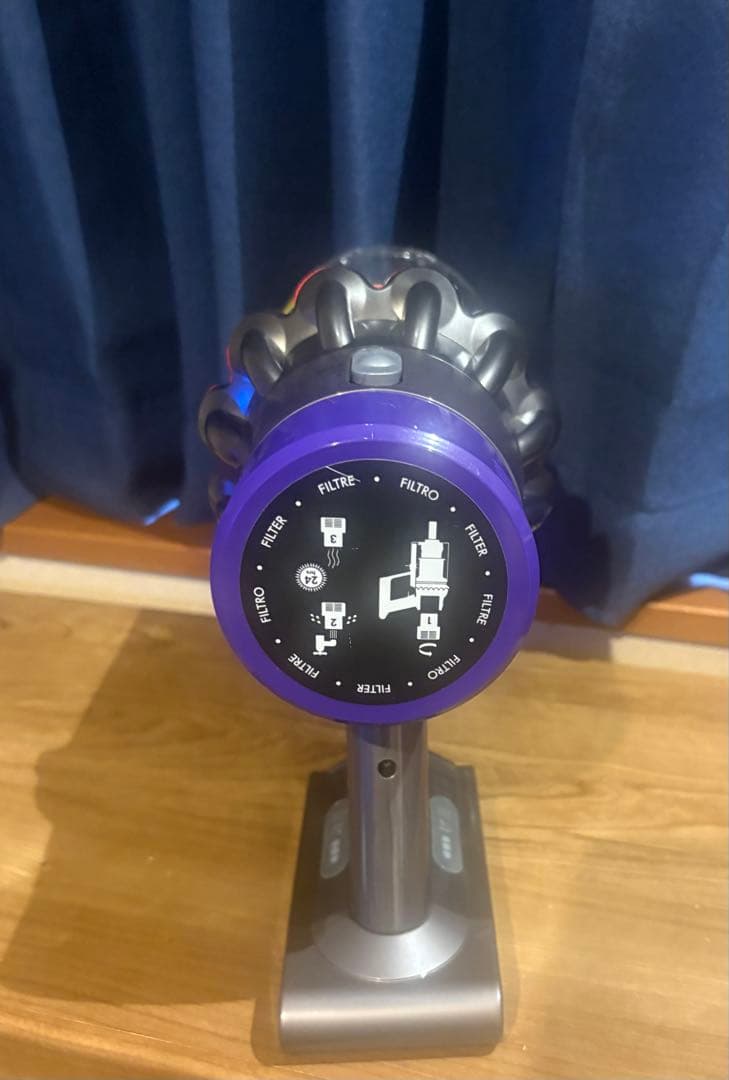 【美品】DysonV10 fluffy SV12 フロアドック　新品ツール多数