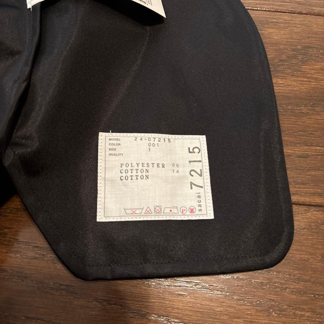 サカイ　　黒 フード付きベスト ナイロン製