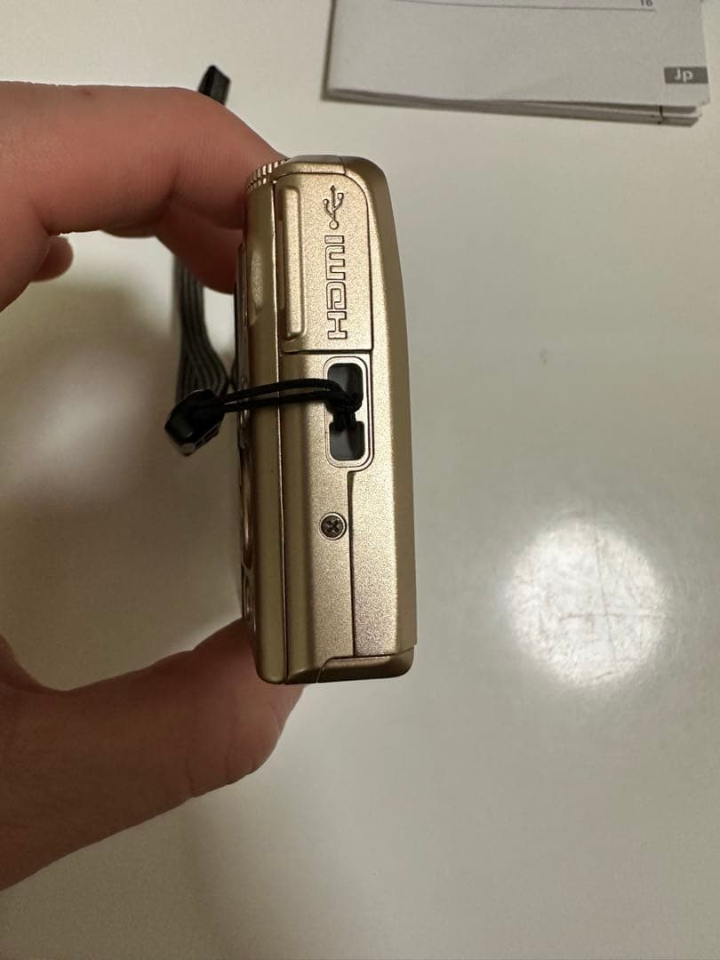 Nikon ニコン　コンパクトデジタルカメ　COOLPIX S7000 美品