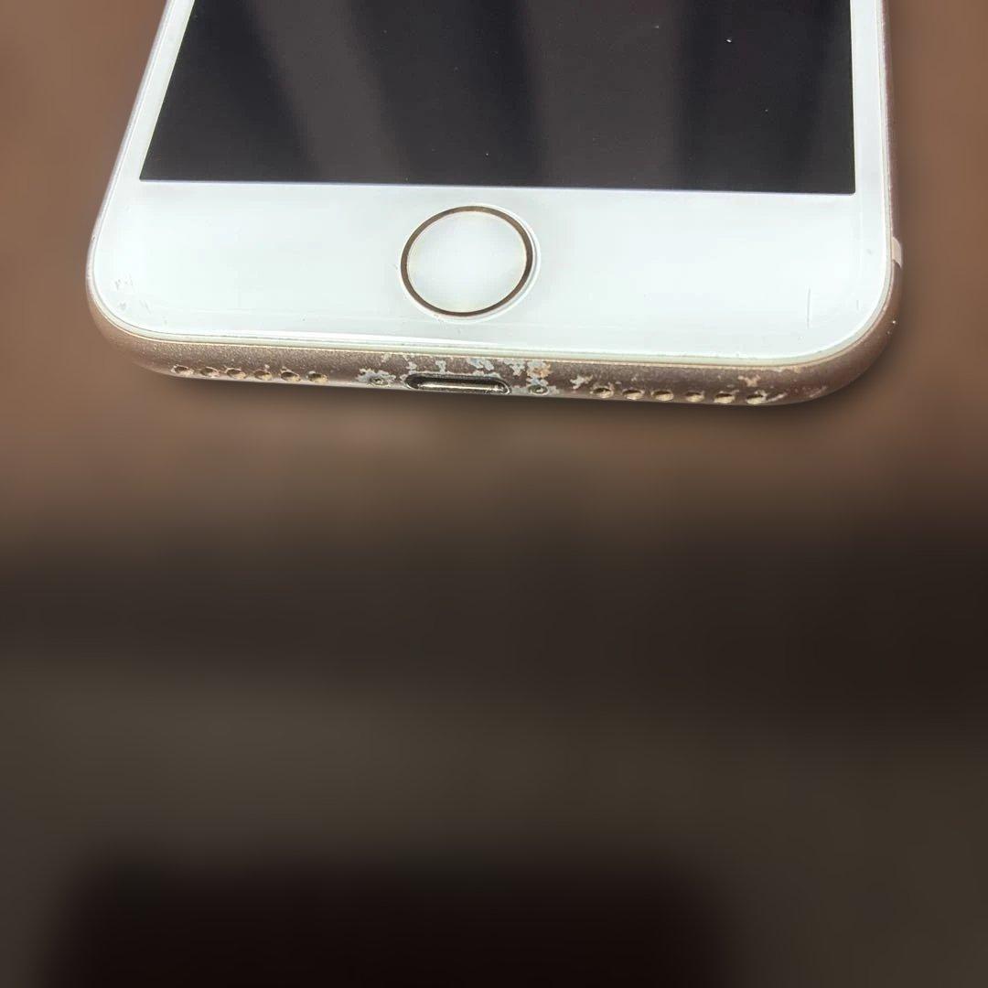 iPhone8 本体　ゴールド