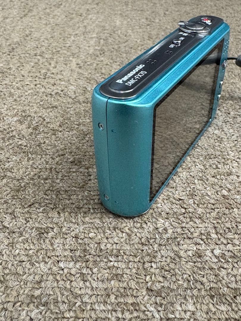 【新品同様】Panasonic LUMIX DMC-FX70 コンデジ ブルー