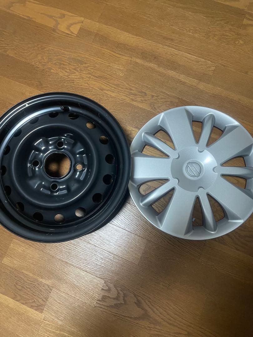 14インチ ホイール４本セット　ホイールキャップ付き