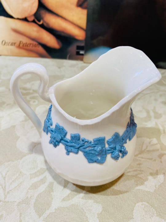 ウェッジウッド エンボスクィーンズウェア