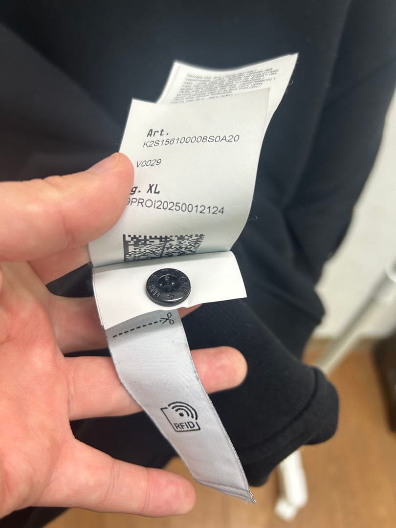 STONE  ブラック スウェットシャツ