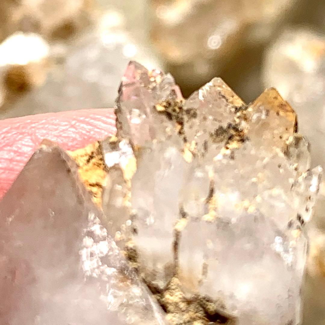 希少な国産蛍光水晶yわかりみのツヨい骸骨タイプ8個セット/オマケ付き