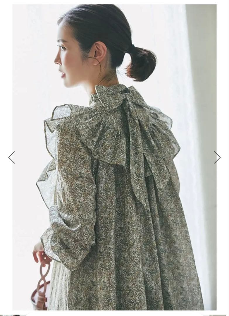 セブンテン　スクワロルプリントボウタイチュニック(アイボリー)