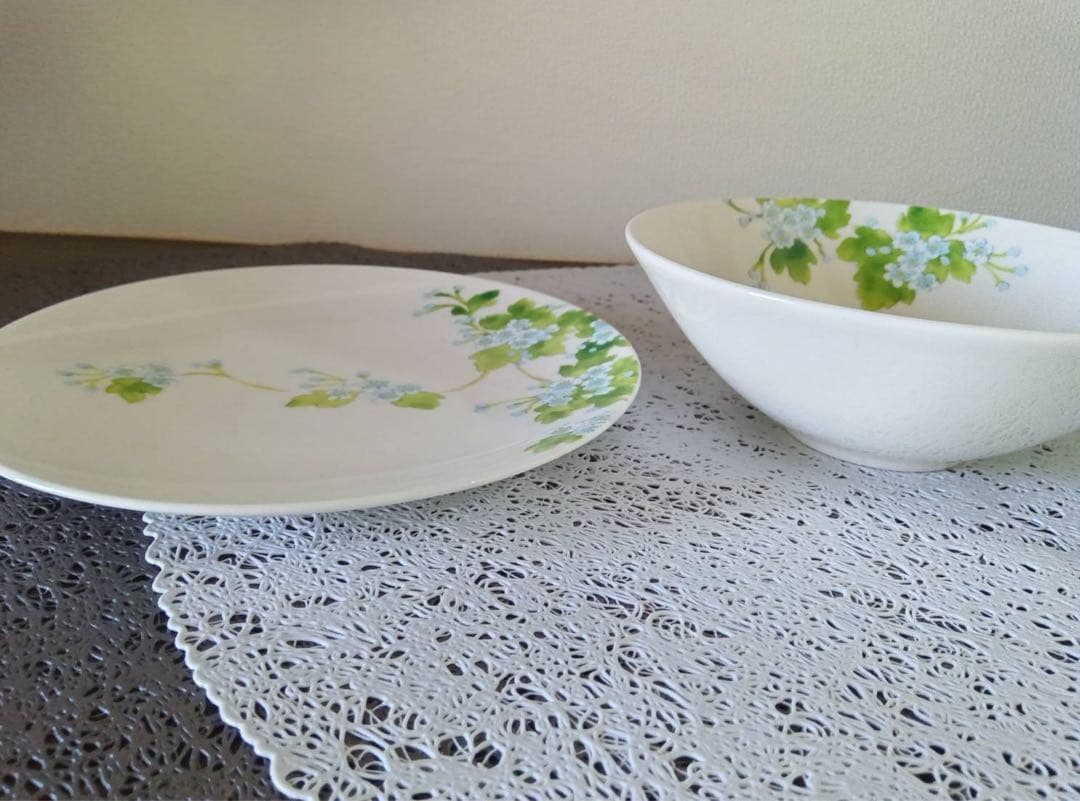 ティファニー食器4枚セット ★リーフボール2枚 ★デザート皿 2枚　箱付き