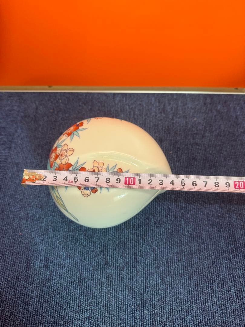 1685 鍋島 畑萬陶苑　色絵桃文 桃形蓋物