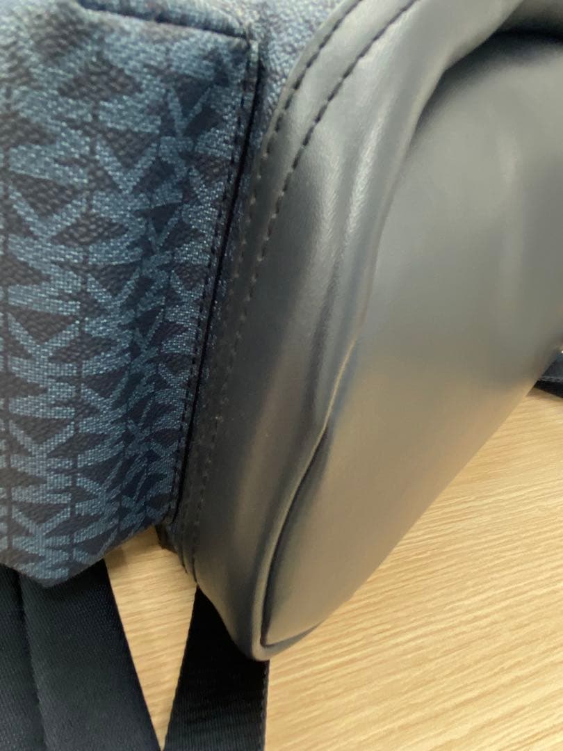 【タケシ】MICHAEL KORS　バックパック　ネイビー