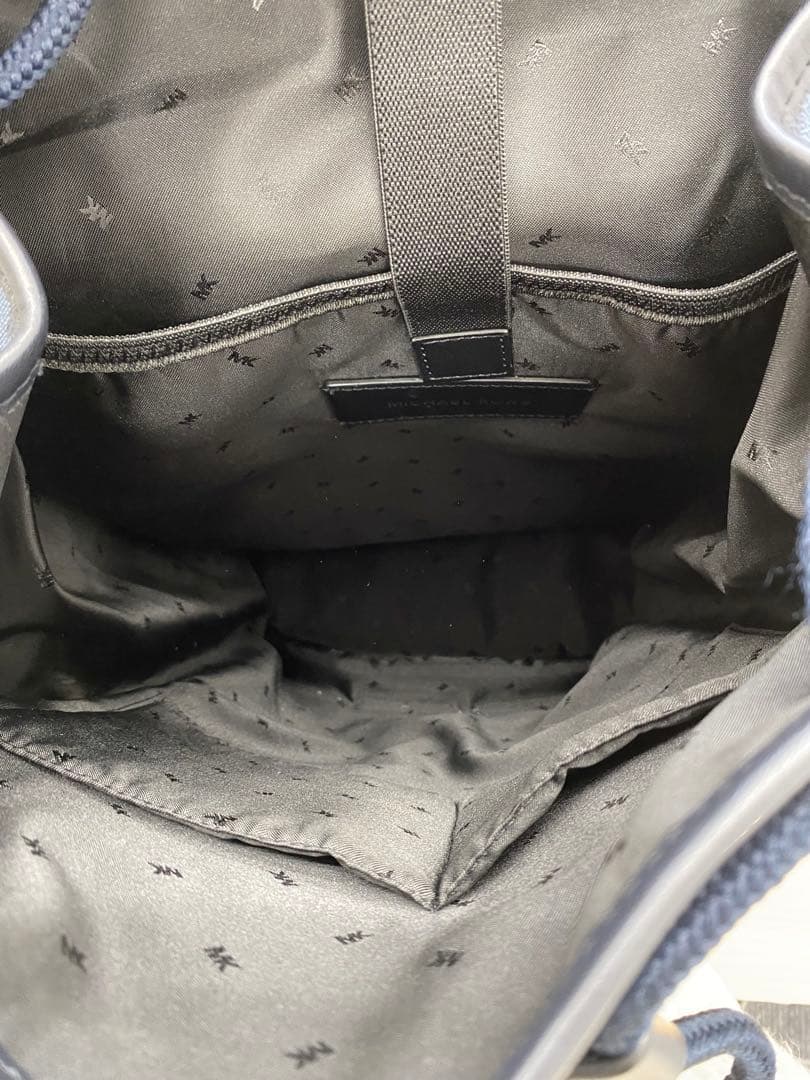 【タケシ】MICHAEL KORS　バックパック　ネイビー