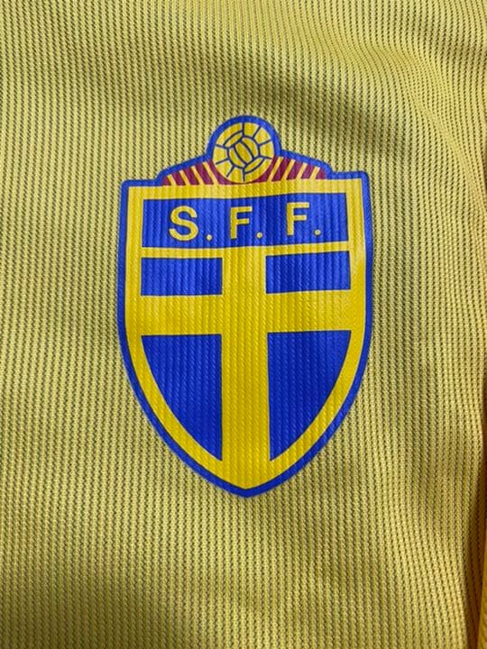 アディダス　スウェーデン代表　ユニフォーム