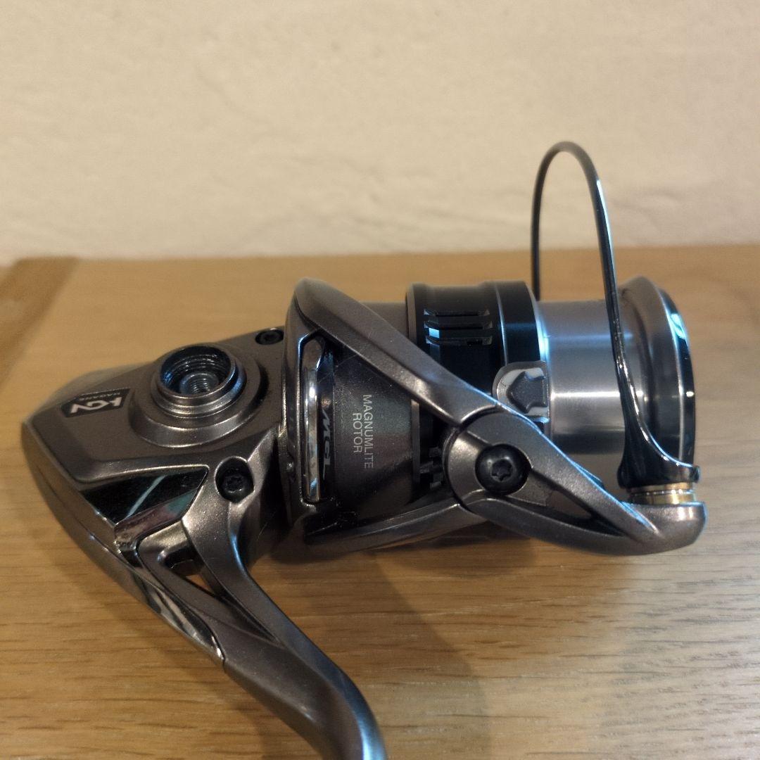 17 コンプレックスCI4+ 2500S F6 シマノ