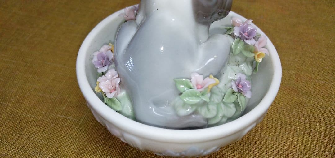 【美品】リヤドロ lladro 6617 卵の中に犬 パピー 飾り物