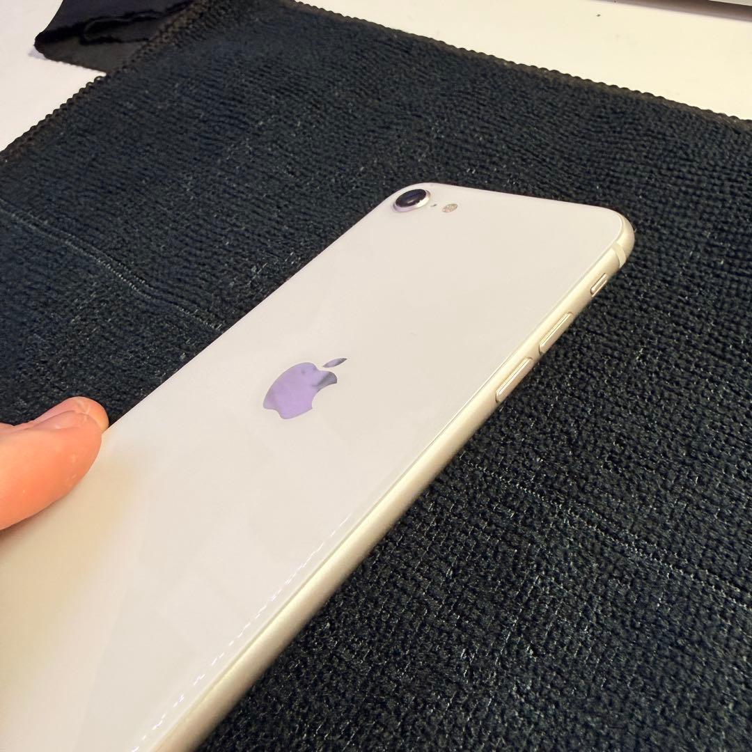 Apple iPhone SE (第3世代) 64GB SE3 バッテリー新品