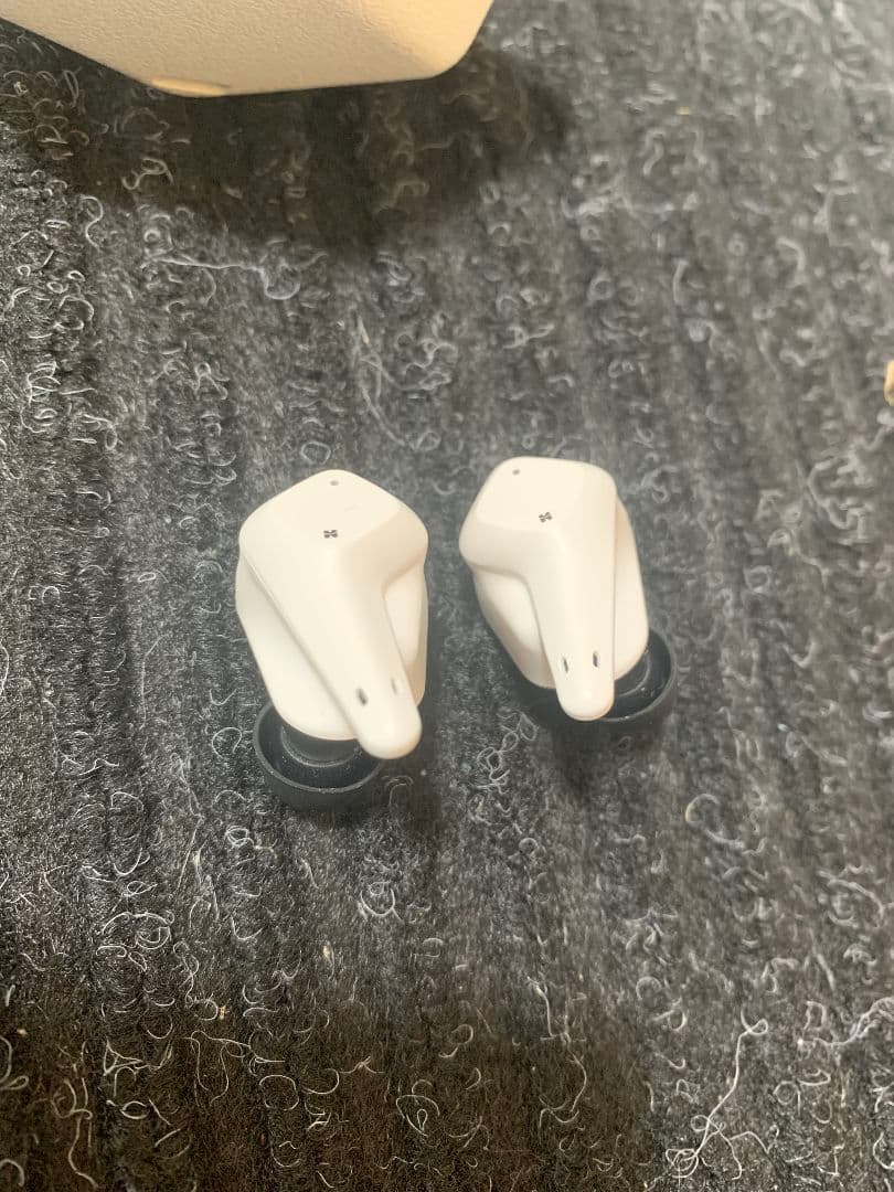 試聴のみほぼ新品 ワイヤレスイヤホン Svanar Wireless jr