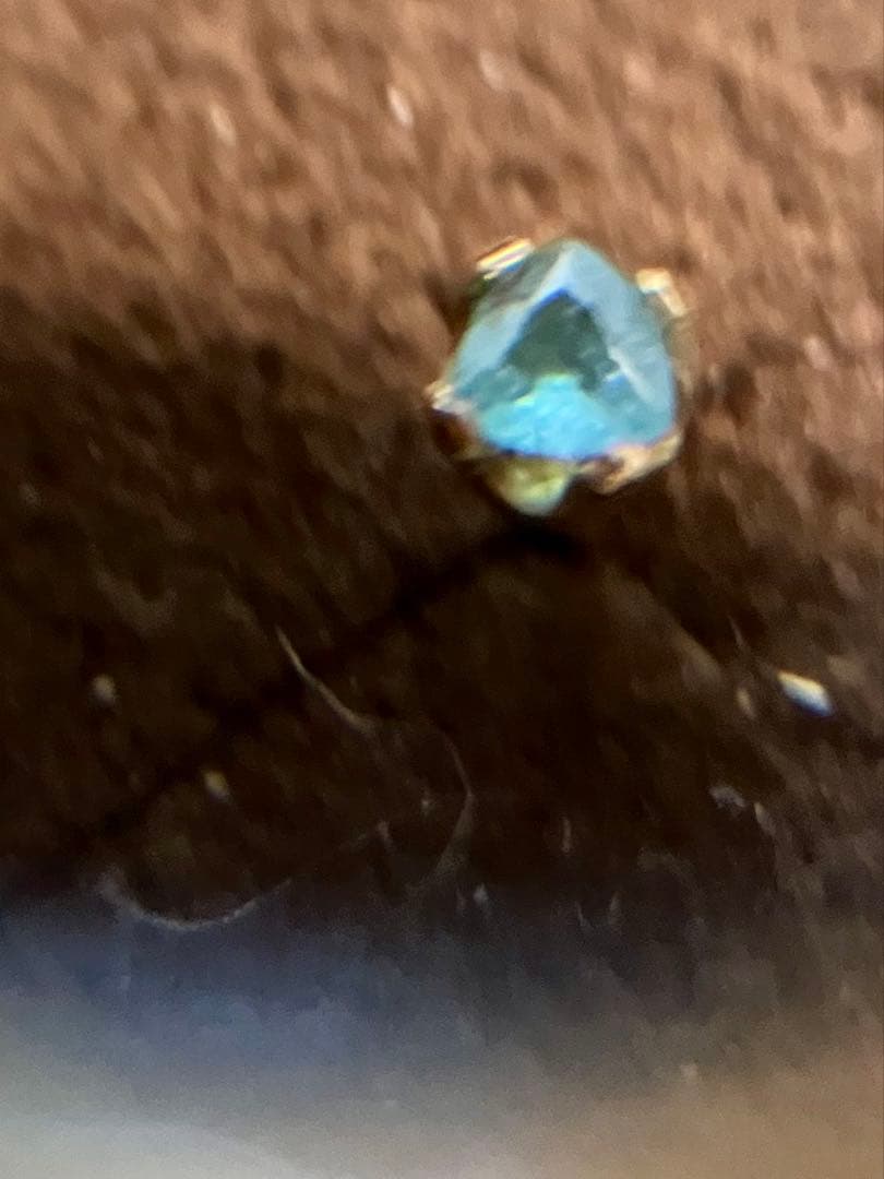 シ*ダ様 K18※片耳用＊かわいいパライバトルマリンのスタッドピアスです