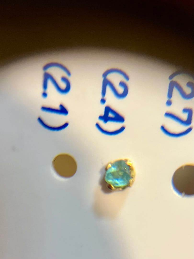 シ*ダ様 K18※片耳用＊かわいいパライバトルマリンのスタッドピアスです