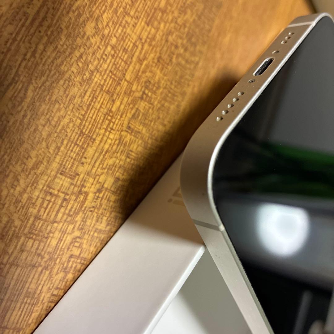 Apple iPhone 13 ホワイト 本体 充電ケーブル付