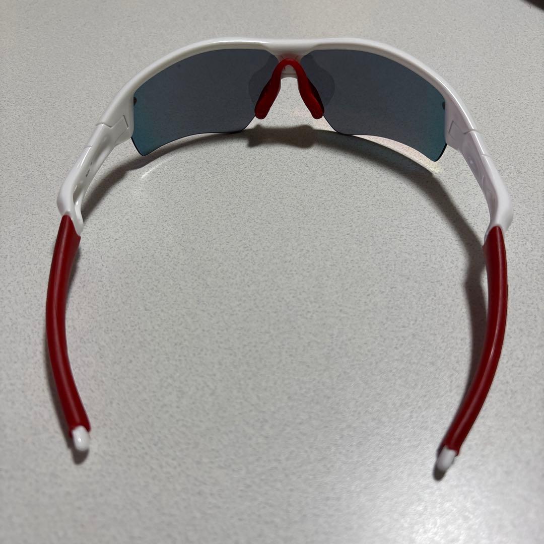 Oakley スポーツメガネ ホワイトフレーム 赤レンズ ケース付き