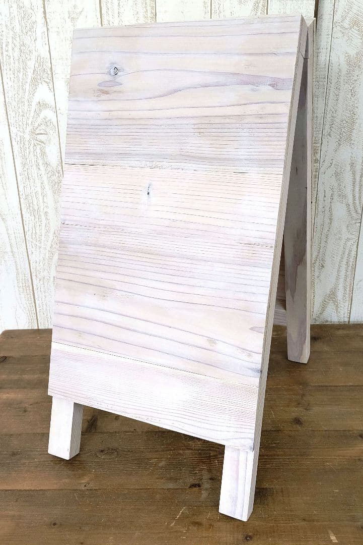 つぼみちゃんページ／Ａ型看板・シャビーホワイト＆リース付きボードの2点