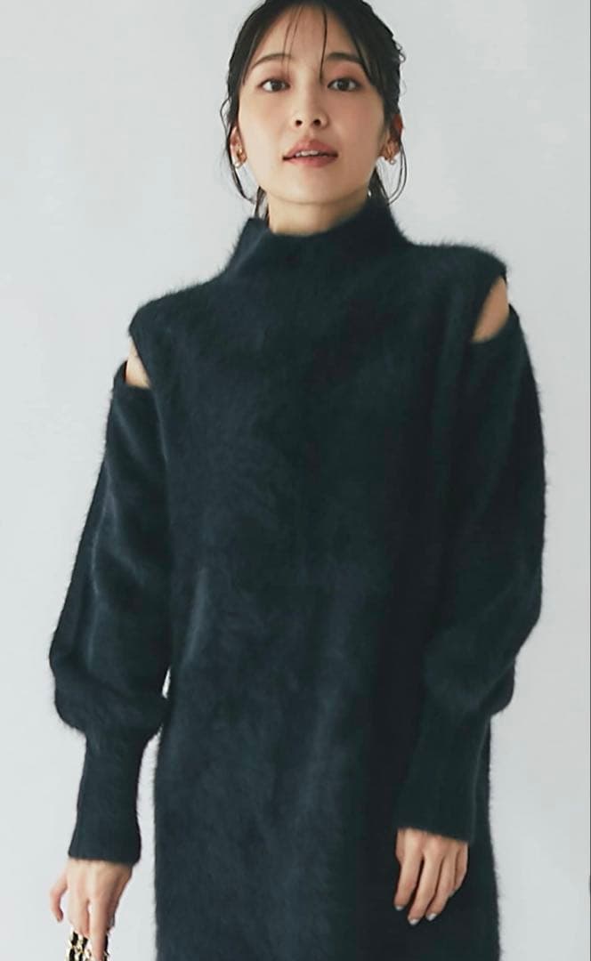 ラブティックボンボン　スリットショルダーブラックミニワンピース　さえこさんワンピ