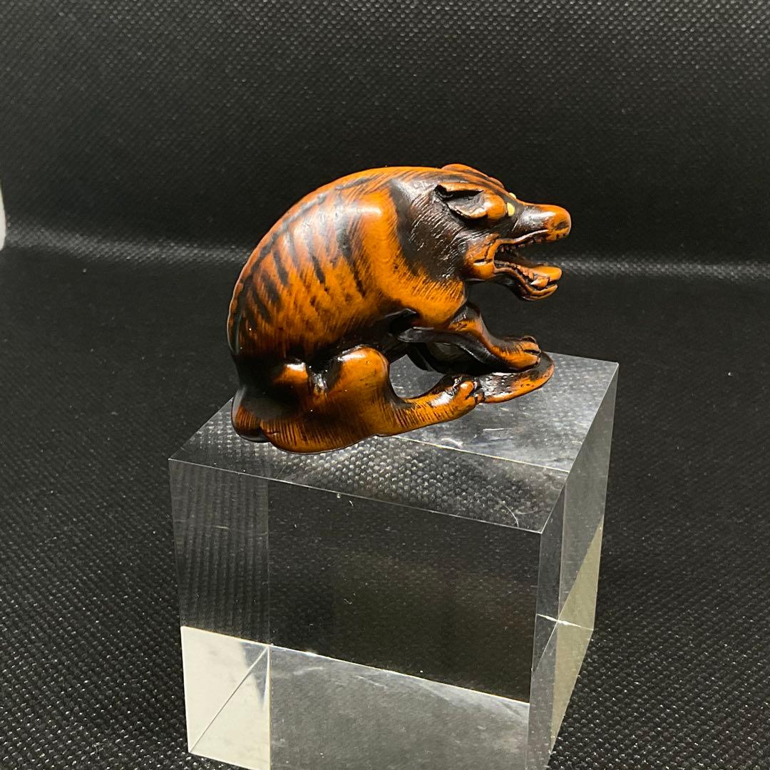 木彫狼亀根付　江戸時代　彫銘: 正友