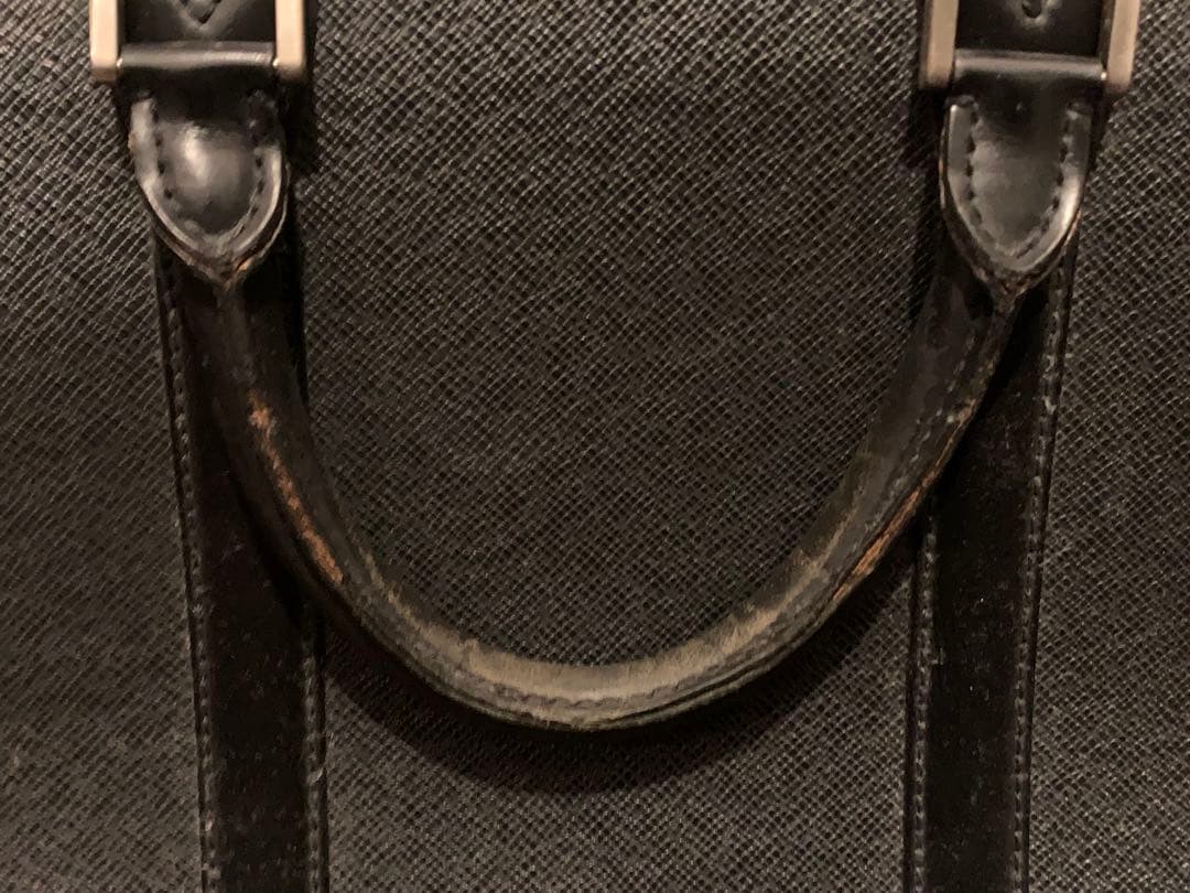 Louis Vuitton タイガ ポルトドキュマン ロザン M30052