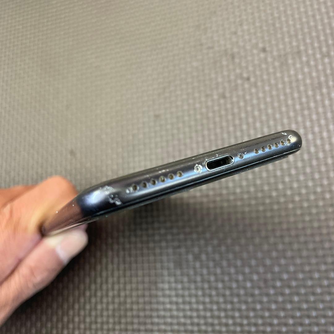 Apple iPhone 7 128GB ブラック本体　SIMフリー