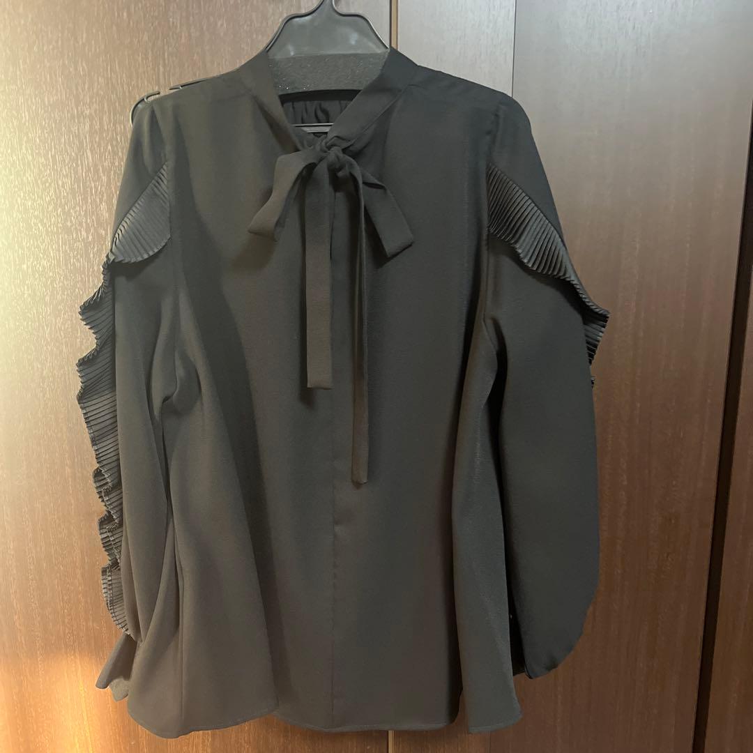 1月2日限定anana 袖プリーツデザインジョーゼット２WAYブラウス ブラック