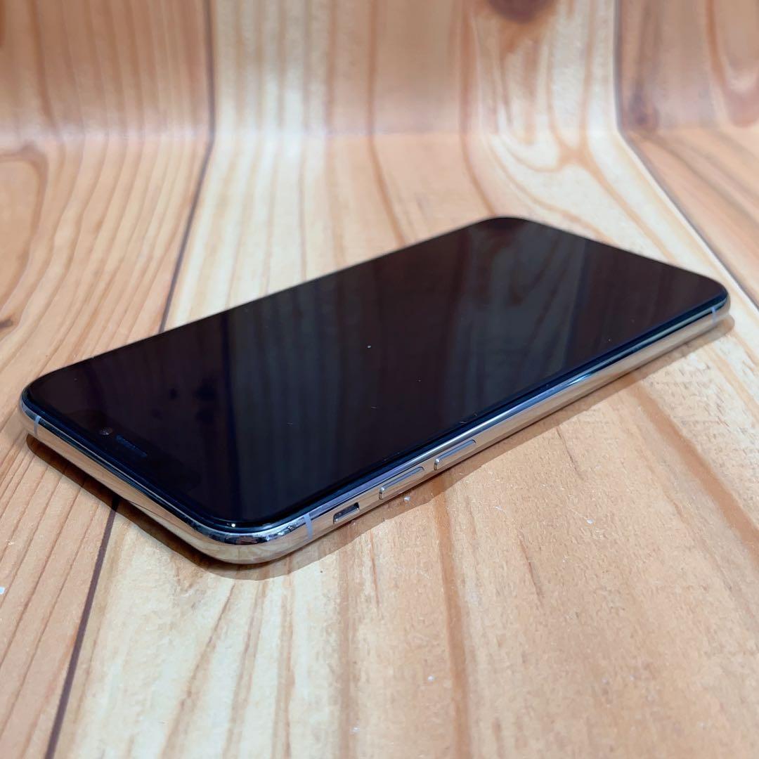 SIMフリー 本体 iPhone XS 256 GB 227 シルバー 電池良好