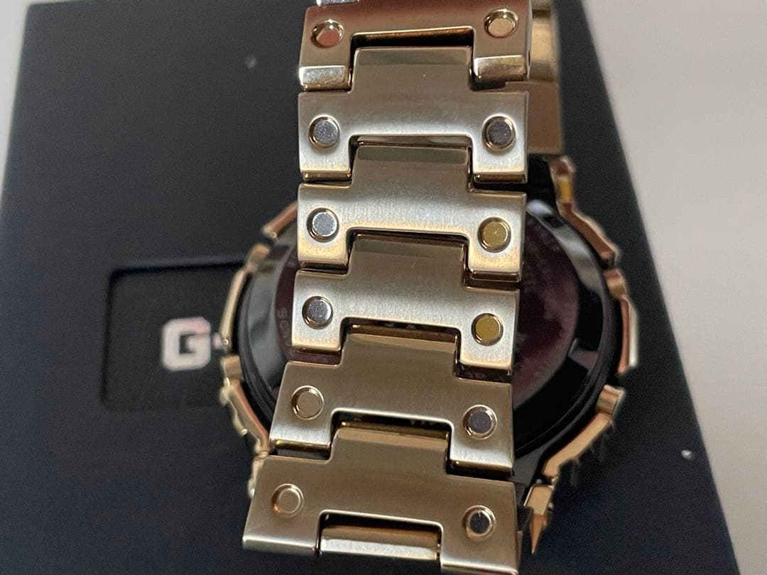 ア*ル様 <美品>G-SHOCKカシオ フルメタル GMW-B5000GD-1J