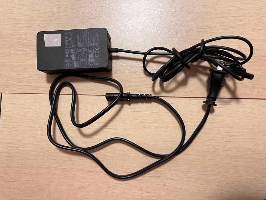 Microsoft Surface Pro 9 本体RAM8G/SSD256GB