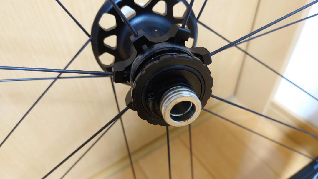 ZONDA DB スルーアスクル シマノ＋GP5000 25C付