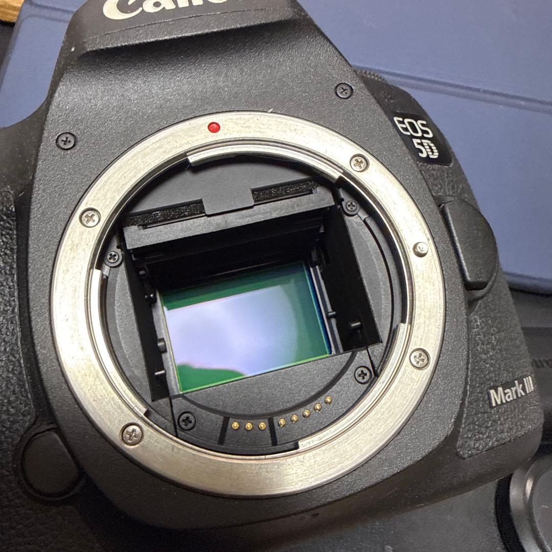 デジタルカメラ Canon EOS 5D Mark III