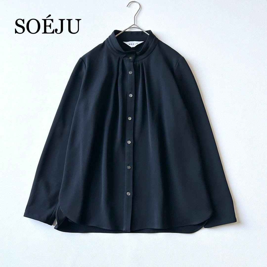3015y ソージュ スタンドカラータックブラウストリアセテート 紺 M