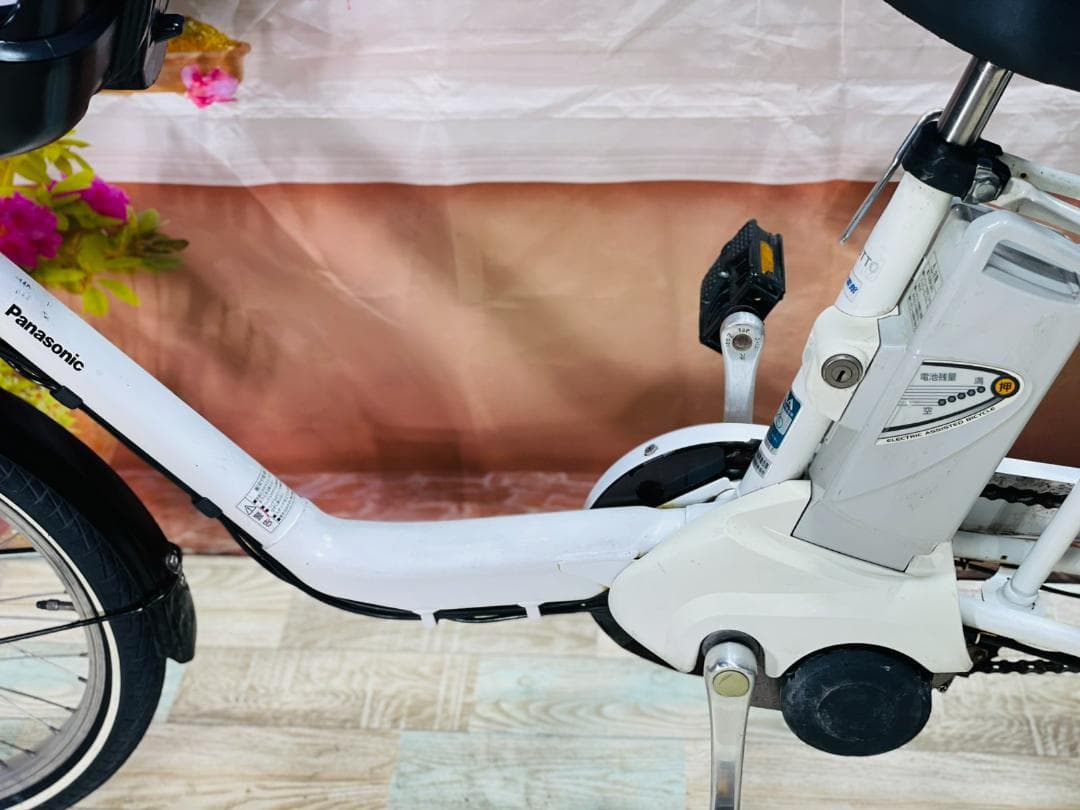 超破格 No1モデル ギュット アクティブホワイト　電動アシストY1818