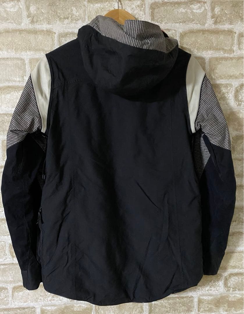 Burton レディースM ボードジャケット　総柄　キルティング　ヒッコリー