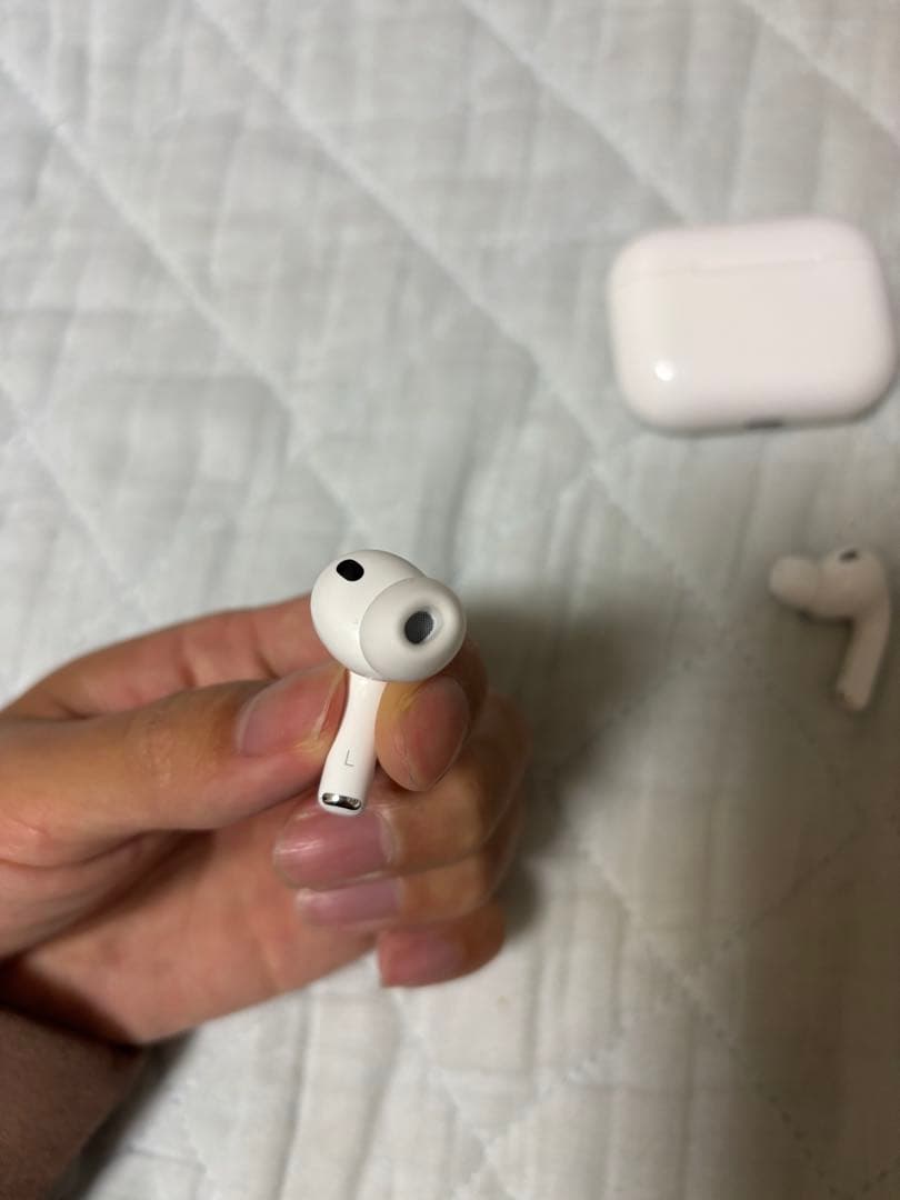 (カナちゃん・エンデ)AirPods pro 3本体 充電ケース付き