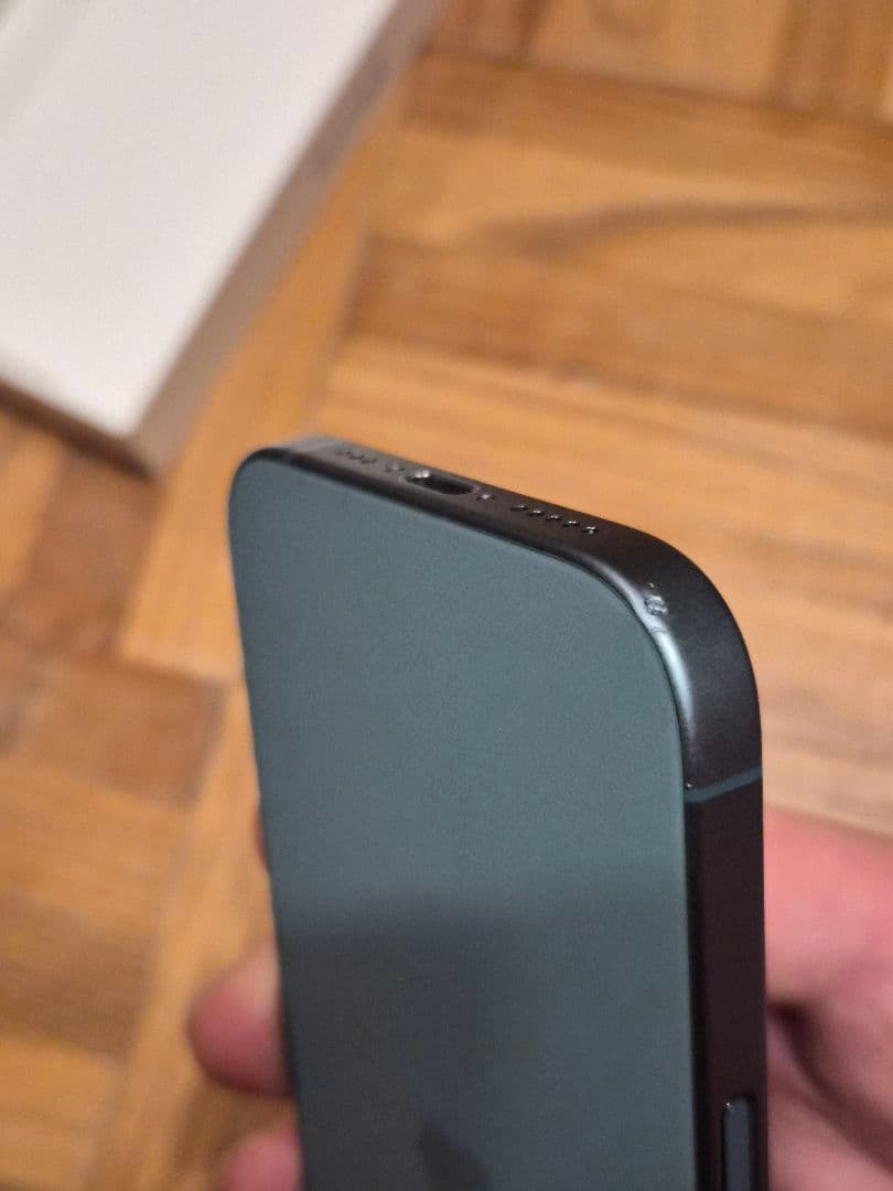 iPhone16 ティール本体　128GB