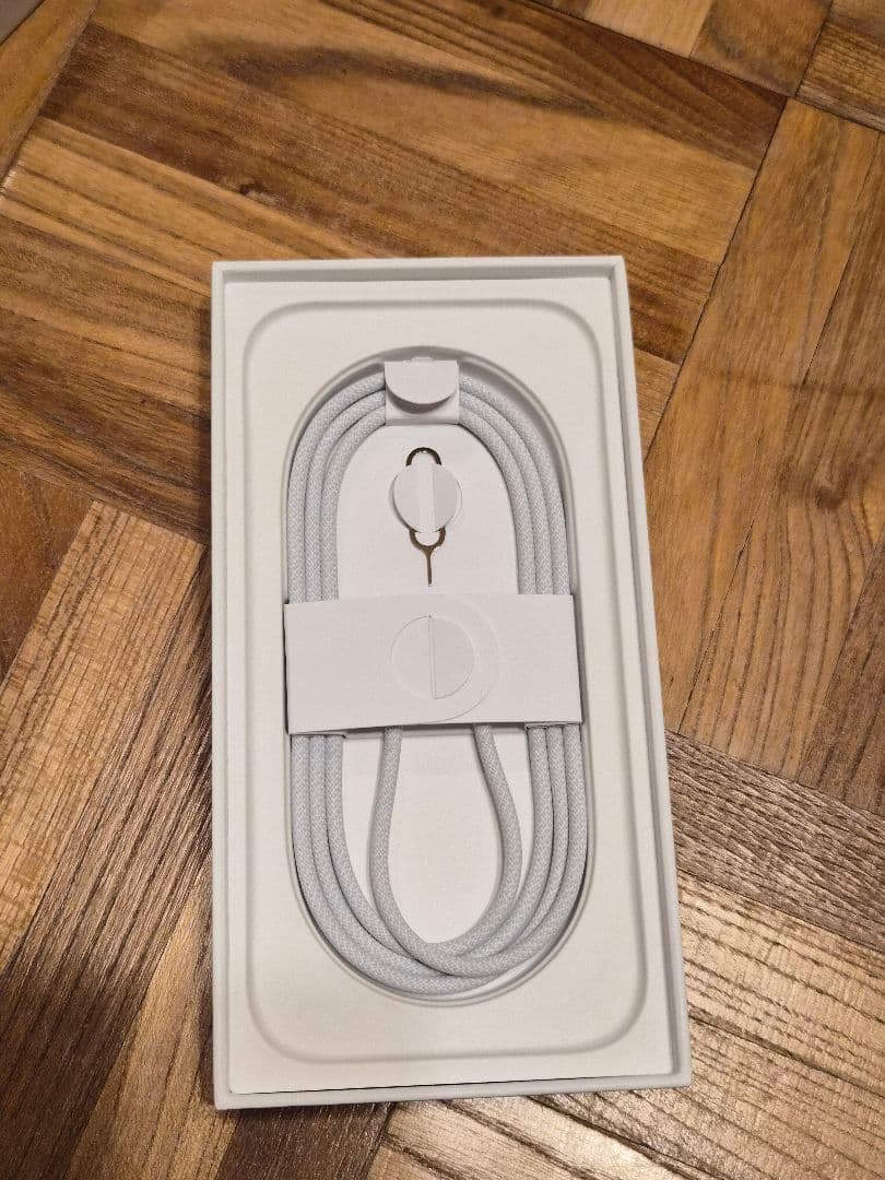 iPhone16 ティール本体　128GB