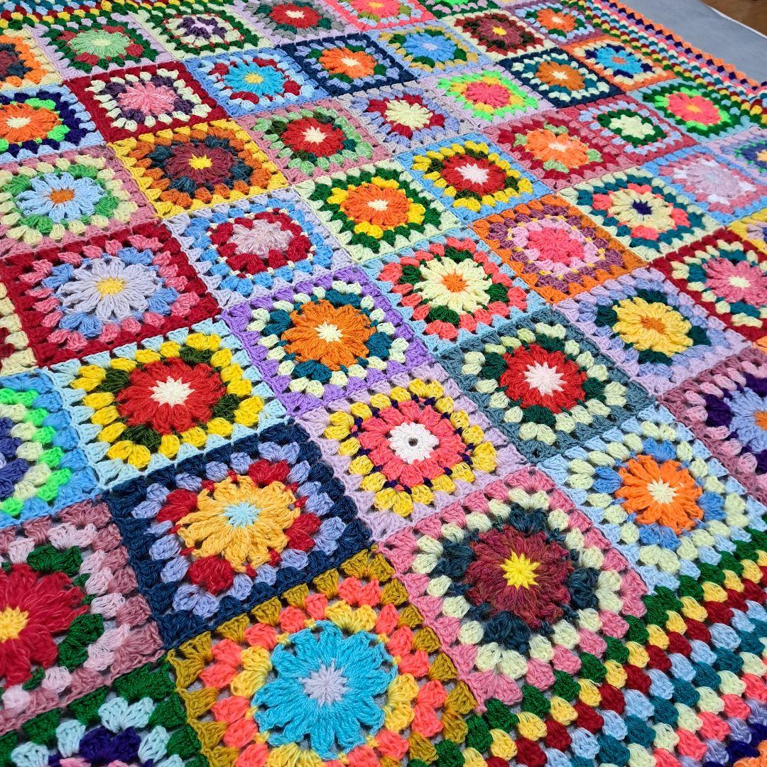 (144)カラフルなグラニースクエアブランケット★匿名発送★