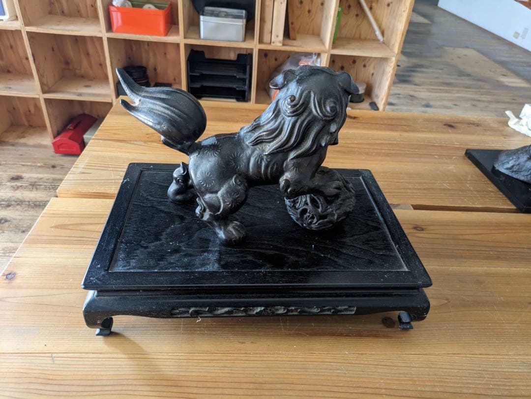 黒色獅子像 インテリア置物