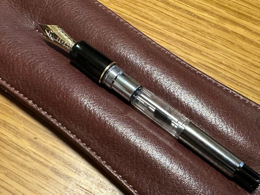 Pilot Custom 742 万年筆 黒　FM