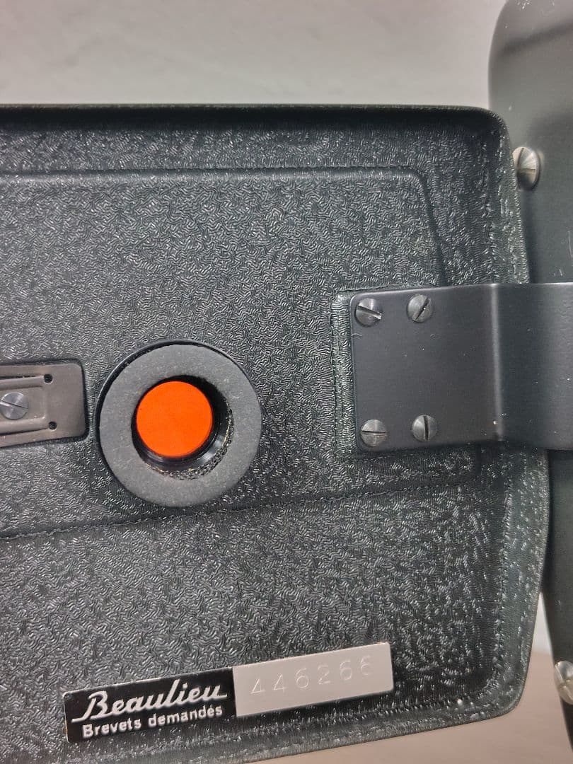 フィルムカメラ Beaulieu 5008 S + Angenieux 6-80mm F1.2