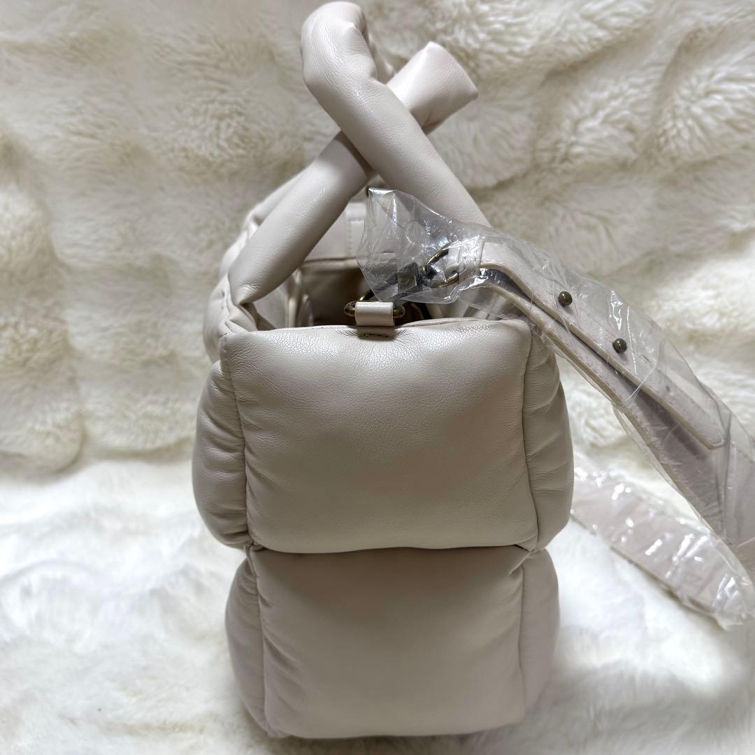 Glam Lips SMALL QUILTING レザー　ハンドバッグ　ホワイト