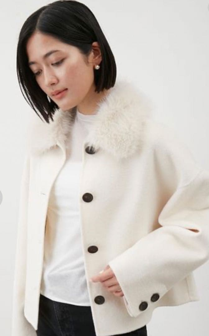 Mila Owen　2wayファーカラーリバーショートコート