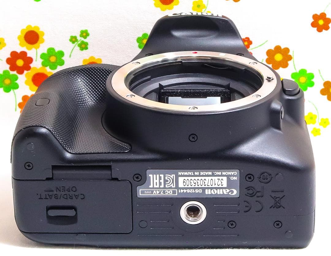 Canon kiss x7☆スマホ転送♪☆超小型・軽量☆超望遠ダブルレンズ付き