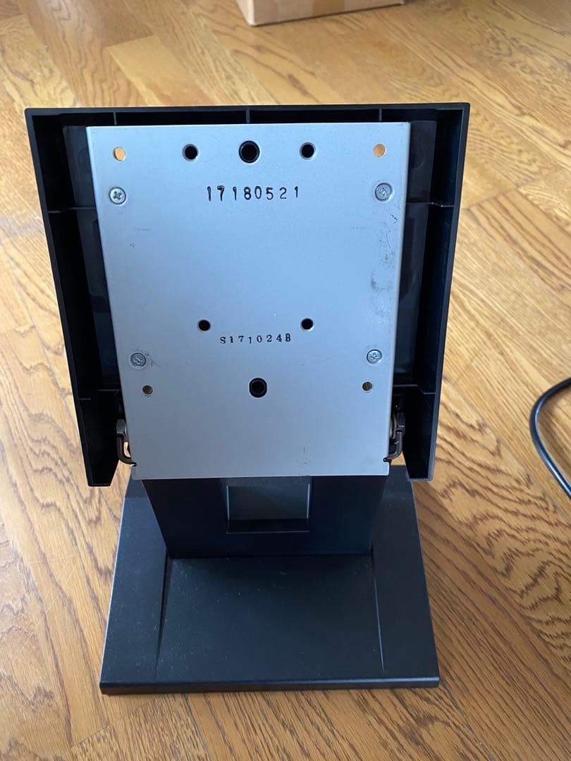 21.5型タッチパネルモニターとモニターチルトスタンド（付属品一個）