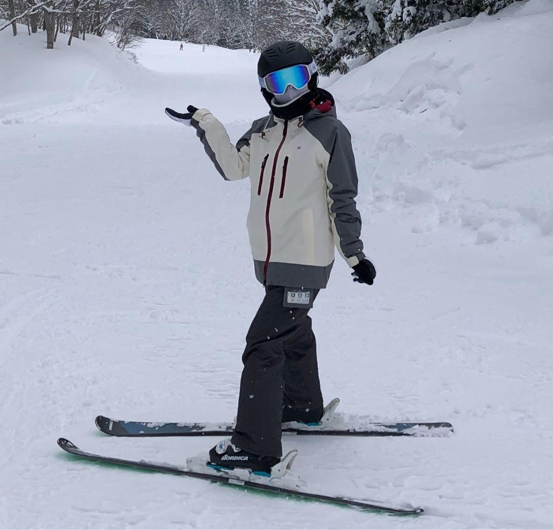 STREULE（上L）＆Phonex（下M）　レディーススキーウェア