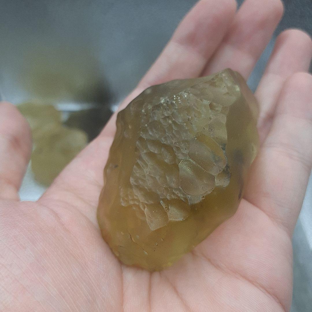 リビアンデザートグラス　原石